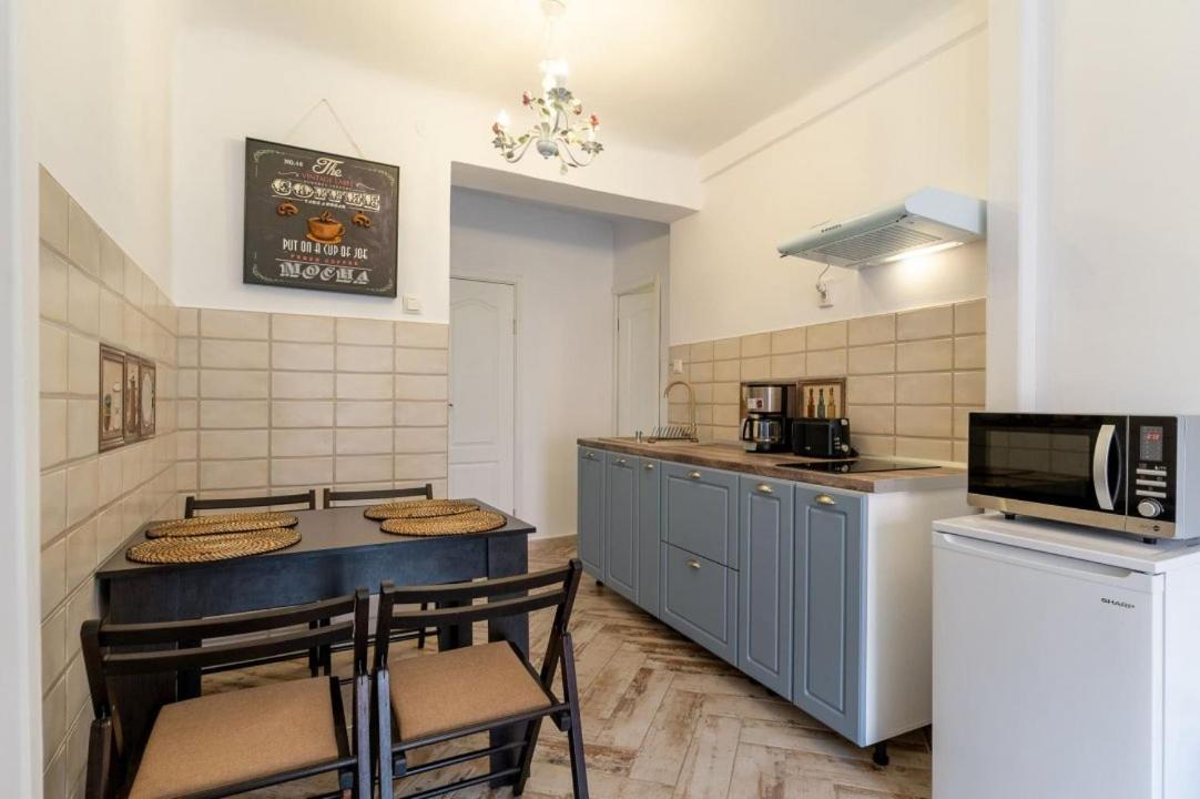 Conrad Haas Apartment *